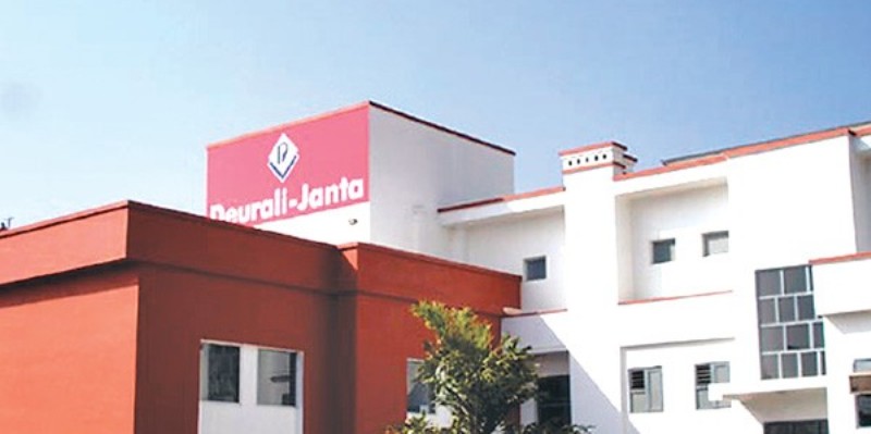 २८ औं वर्षमा देउराली जनता,  जसले बनाइरहेको छ ३ सय २० थरिका औषधि 