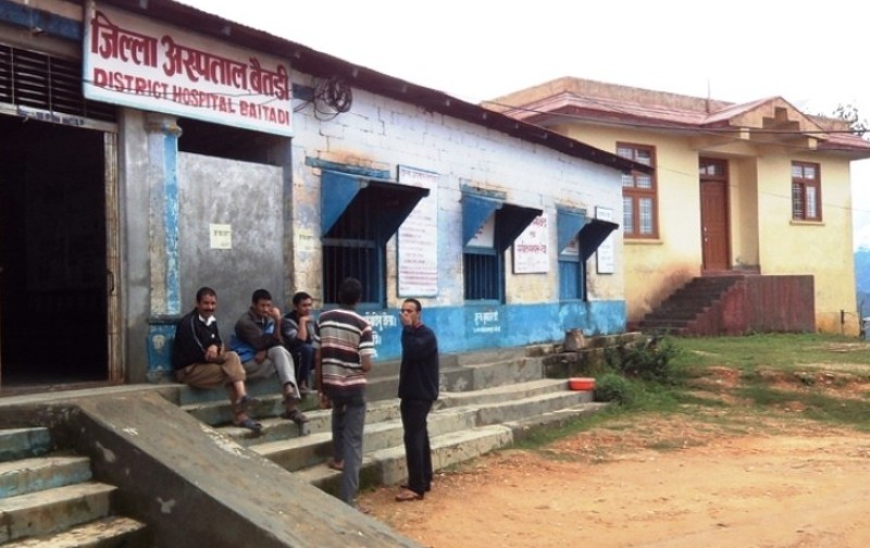 स्वास्थ्य मन्त्रालयको टोलीद्वारा बैतडी अस्पतालको अनुगमन, देखियो समन्वयात्मक समस्या