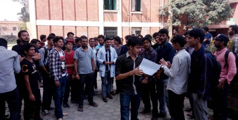 डाक्टर बन्न 'टिचिङ'मा 'चिटिङ' : किन हुँदैछ निर्णयमा ढिलाई? 