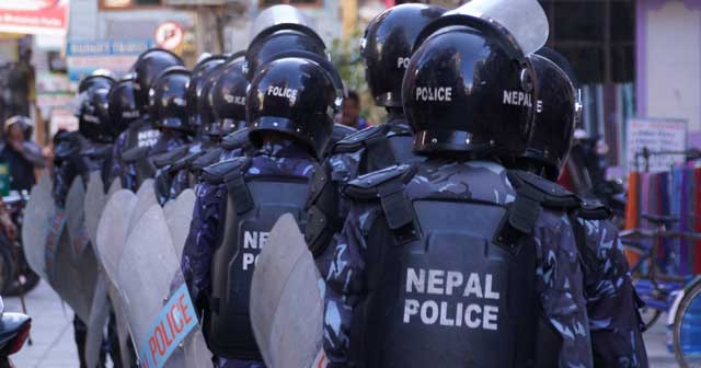 डाक्टर कुट्ने प्रहरीलाई सेवाबाट वर्खास्त गर्न माग