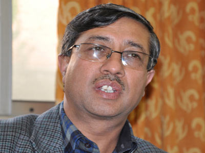 चार वर्षअघि त्रिविबाट हटाइएका डीन शशि शर्मालाई पुनर्वहाली गर्न सर्वोच्चको आदेश