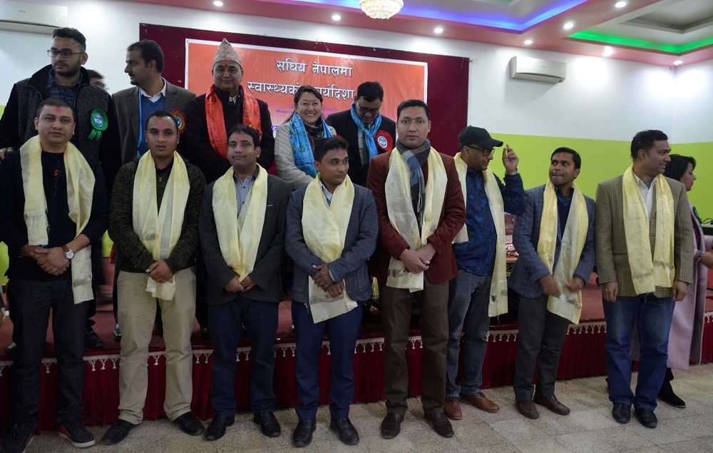 एमालेमा प्रवेश गरे यी १२ डाक्टर