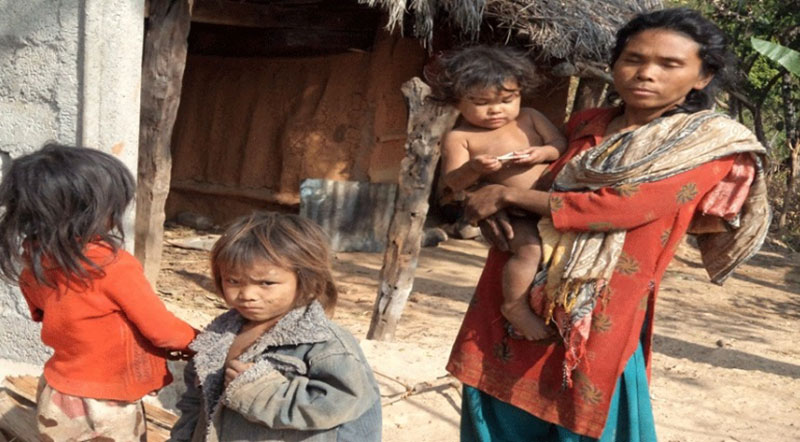 आठ महिनाकी गर्भवती कन्दमूल र सिस्नुको खोजीमा