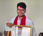 किर्तिपुर नगरपालिकाद्वारा डा. अरुण गौतम उत्कृष्ट स्वास्थ्यकर्मी पुरस्कारबाट सम्मानित