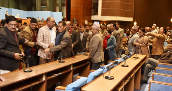 चिकित्सा शिक्षा विधेयक जबर्जस्ती पेस हुन लागेपछि संसद्‌मा घम्साघम्सी, कांग्रेस सांसदले घेरे शिक्षामन्त्रीलाई