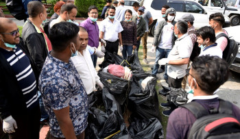 नेपाल स्वास्थ्यकर्मी संघद्धारा स्वास्थ्य मन्त्रालयमा सरसफाई