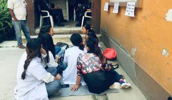 अंग प्रत्यारोपण केन्द्रका नर्सहरुको धर्ना जारी, संघ र नर्सबीच वार्ता हुँदै