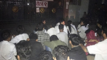 नेसनल मेडिकल कलेजका विद्यार्थीले गराए जिप्रकामा निवेदन दर्ता