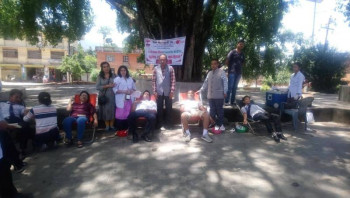 स्थापना दिवसको अवसरमा स्वास्थ्यकर्मी संघको रक्तदान कार्यक्रम 