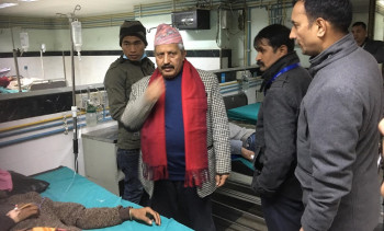 दाङ बस दुर्घटना :  १२ घाइते ट्रमा सेन्टरमा भर्ना, शिक्षामन्त्री पोखरेल पुगे भेट्न [अपडेट]