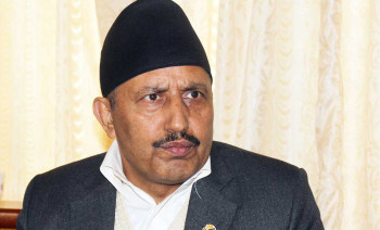 शिक्षामन्त्री गिरिराजमणि पोखरेल अस्पताल भर्ना