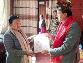 अस्पतालमा चिकित्सककाे  माग गर्दै स्वास्थ्यमन्त्रीलाइ ज्ञापनपत्र