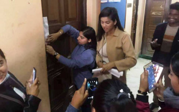 चक्रवर्ती हबी नर्सिङ कलेजमा विद्यार्थीले लगाए ताला