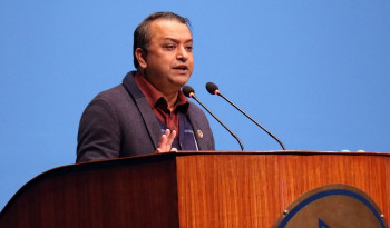 संसदमा गगन थापाले भने - आधारभूत स्वास्थ्य सेवा र स्वास्थ्य बिमाको भिन्नता सरकारलाई थाहा छैन
