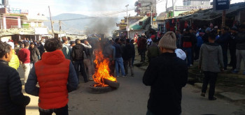 डा केसीलाई जबरजस्ती काठमाडौं ल्याउने तयारी, स्थानीयको विरोध प्रदर्शन