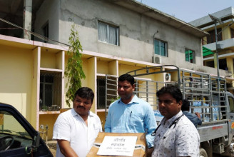 हावाहुरी प्रभावित क्षेत्रमा औषधि उत्पादक संघद्वारा औषधि सहयोग