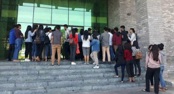 गण्डकी मेडिकल कलेजका विद्यार्थी आन्दोलित, कलेजमा तालाबन्दी 