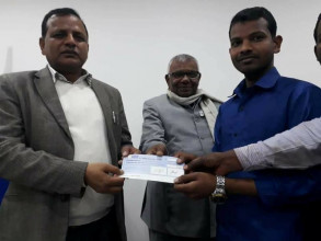 आर्थिक समस्यामा परेका एमबिबिएस अध्ययनरत ३ विद्यार्थीलाई सहयोग