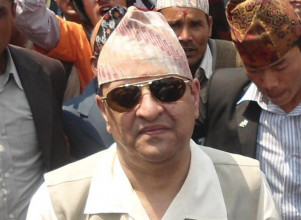 आमा भेट्न पूर्व राजा ज्ञानेन्द्र नर्भिकमा