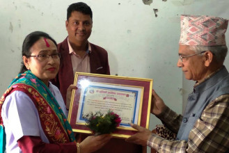लुम्बिनी अस्पतालकी नर्स सिंहलाई सम्मान