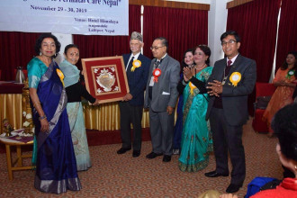 डा मणिन्द्र रञ्जन बराललाई लाइफ टाइम एचिभमेन्ट अवार्ड