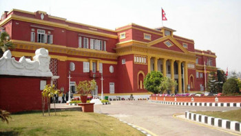 नेपालमा पहिलो पटक मिर्गौला प्रत्यारोपण सुरु गर्ने अष्ट्रेलियन डाक्टरदेखि सिंगापुरमा प्रधानमन्त्रीको उपचार गर्नेसम्म विभूषित