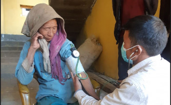 मुगुम कार्मारोङमा स्वास्थ्य परामर्श तथा घुम्ती सेवाबाट नागरिक लाभान्वित
