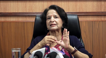 वीर अस्पतालको सेवा अवलोकनपछि मन्त्री डा. शर्माको आश्वासन– ‘सरकारी अस्पतालको उपचारप्रति ढुक्क रहनुस्’