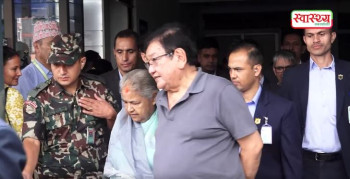 प्रधानमन्त्री कार्कीले तिलगंगा पुगेर भेटिन् डा सन्दुक रुइतलाई