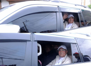 पक्राउ गरिएका पूर्वप्रधानमन्त्री ओलीको  टिचिङ अस्पतालमा स्वास्थ्य परीक्षण