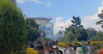 सिभिल अस्पतालको इमर्जेन्सीमै पुग्नेगरी प्रहरीले अश्रुग्याँस प्रहार हुँदा उपचारमा समस्या
