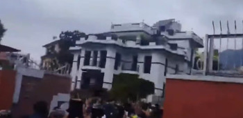 कांग्रेस सभापति शेरबहादुर देउवाको निवासमा तोडफोड