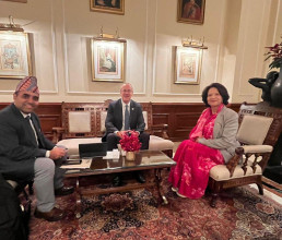 डब्लुएचओ ग्लोबल समिटका क्रममा स्वास्थ्य मन्त्री र डब्लुएचओ युरोप क्षेत्रीय निर्देशकबीच भेटवार्ता