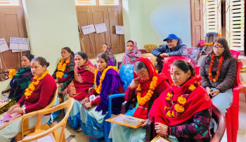 बागलुङ: महिला स्वास्थ्य स्वयंसेविकालाई मोबाइल फोन वितरण