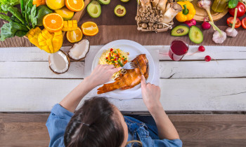 भुलेर पनि एकैसाथ खान नहुने यी खानेकुरा, जसले गर्छ गम्भीर असर