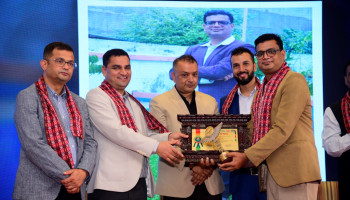 उत्कृष्ट डाक्टर : खण्डहर अस्पताललाई भरोसाको केन्द्र बनाउने डाक्टर