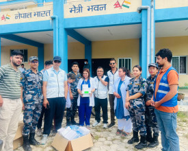 नेपाल चिकित्सक संघद्वारा नुवाकोटका बाढी प्रभावित क्षेत्रमा स्वास्थ्य सेवा प्रदान
