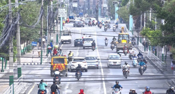 काठमाडौंको जनजीवन सामान्य बन्दै, कर्फ्यू र निषेधाज्ञा हट्यो