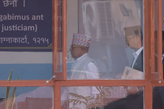पतञ्जलि जग्गा प्रकरण: विशेष अदालतमा माधव नेपालको बयान सुरु
