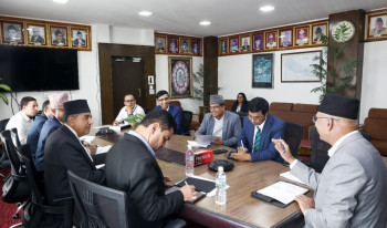 अर्थ मन्त्रालयमा स्वास्थ्यमा जनशक्ति थप्ने र बजेटका विषयमा छलफल