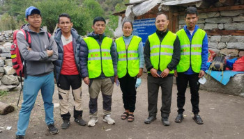 यार्सा संकलन गर्न गएकाहरु बिरामी भएपछि पाटन क्षेत्रमै पुग्यो स्वास्थ्यकर्मीको टोली [फोटो फिचर]