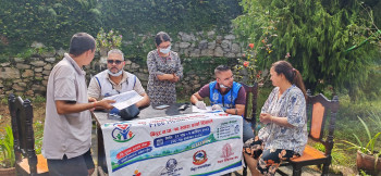 नुवाकोटको स्वाराडाँडामा बाढीप्रभावितका लागि निःशुल्क स्वास्थ्य शिविर