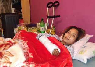 उपचार अभावमा पोर्चुगलमा बिचल्लीमा परेकी नेपाली युवतीलाई आर्थिक सहयोग 