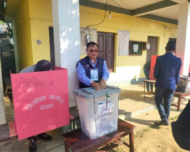 पूर्व स्वास्थ्य राज्यमन्त्री श्रेष्ठले गरे मतदान  