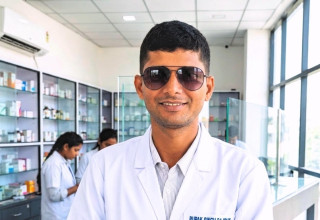 मासु खाँदा घाँटीमा हड्डी अड्कियो? आफैँ निकाल्ने प्रयास नगर्नुहोस्, ज्यानै जोखिममा पर्न सक्छ"