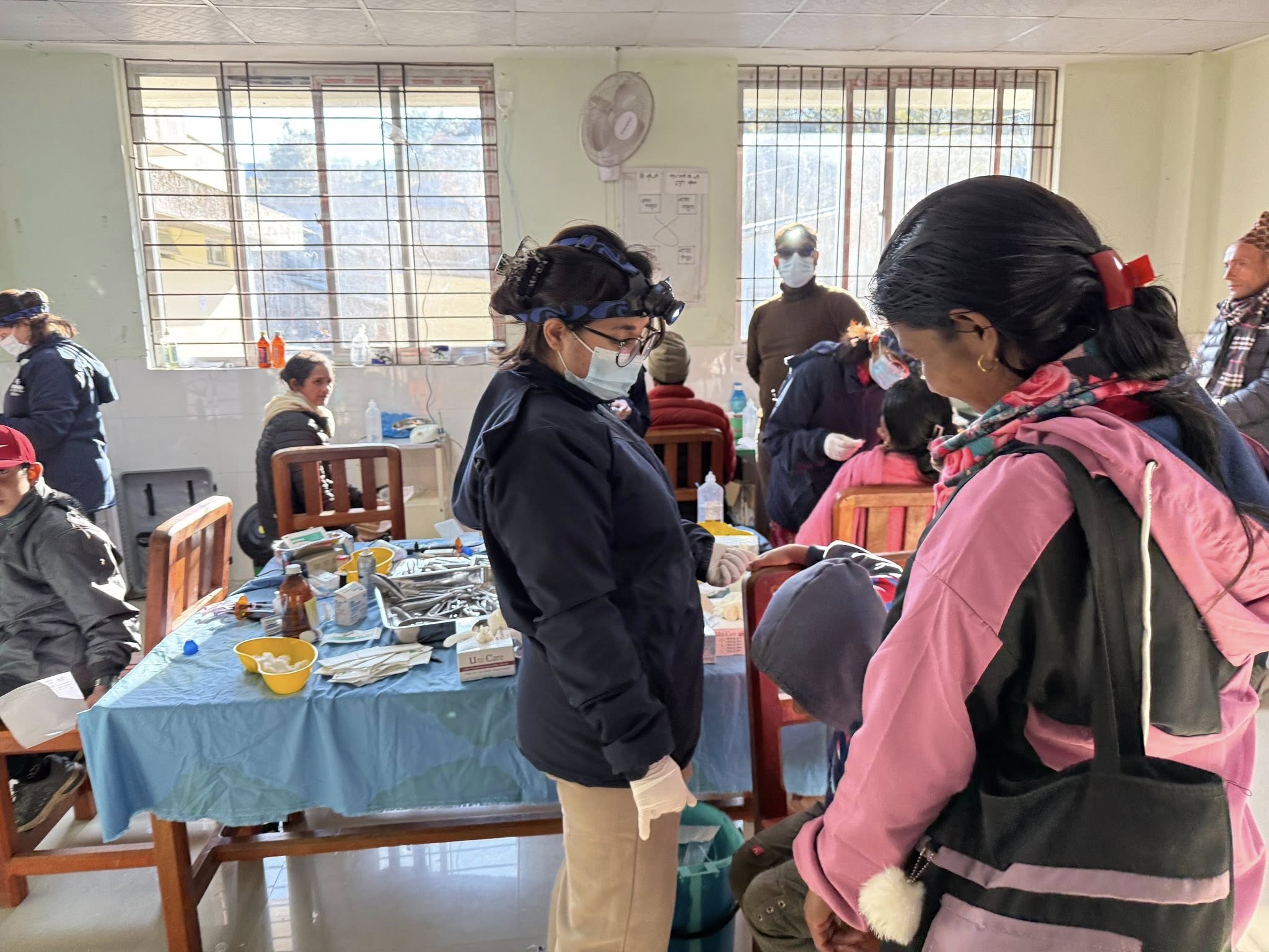 निःशुल्क स्वास्थ्य शिविरबाट रामेछापमा लिए ६ सय बढीले सेवा